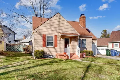 2907 White Oak Dr, Dayton, OH 45420 photo 3