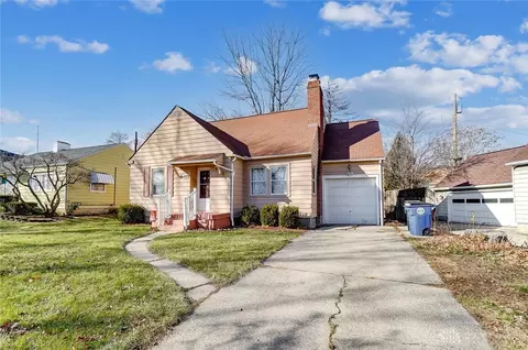 2907 White Oak Dr, Dayton, OH 45420 photo 2