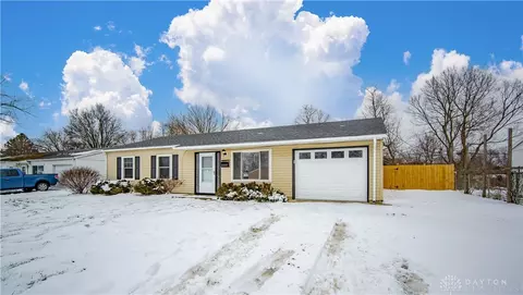 655 E 4th St, Franklin, OH 45005 photo 4