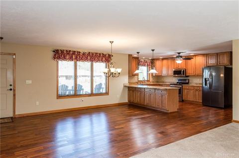 20 E Routzong Dr, Fairborn, OH 45324 photo 10
