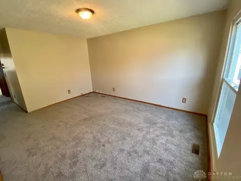 3241 Eastham St, Springfield, OH 45503 photo 8