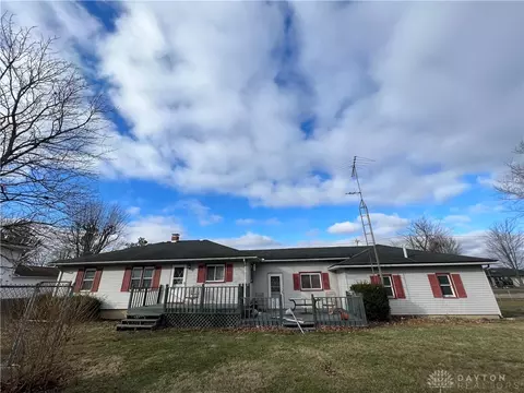 430 N Maple St, Eldorado, OH 45321 photo 2
