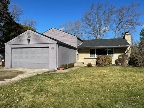 25 Marchester Dr, Kettering, OH 45429