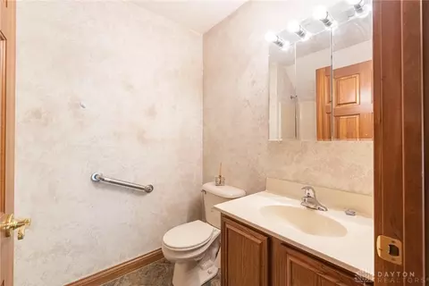 1876 Willow Lakes Dr, Springfield, OH 45502 photo 17