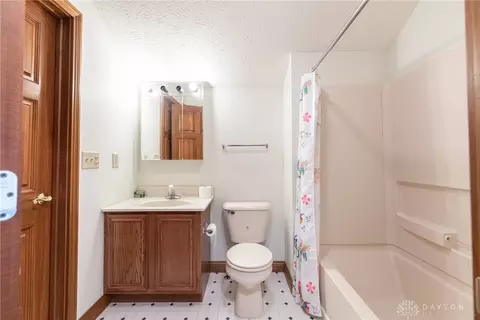 1876 Willow Lakes Dr, Springfield, OH 45502 photo 21