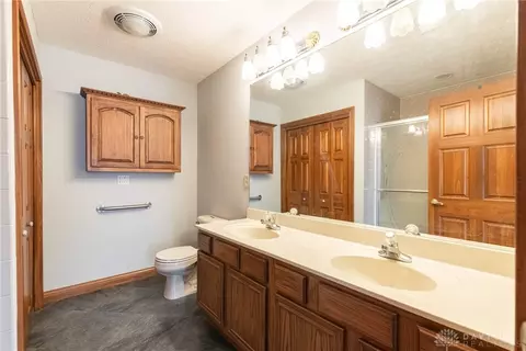 1876 Willow Lakes Dr, Springfield, OH 45502 photo 14