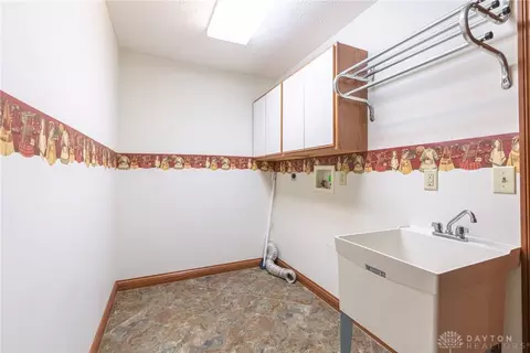 1876 Willow Lakes Dr, Springfield, OH 45502 photo 18