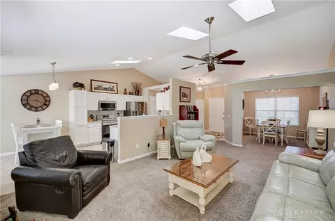 190 Shanda Dr, Monroe, OH 45050 photo 2