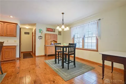 2325 Kaffenbarger Ct, Springfield, OH 45504 photo 7