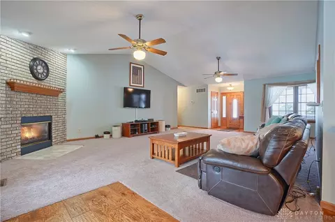2325 Kaffenbarger Ct, Springfield, OH 45504 photo 4