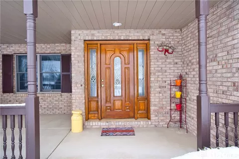 2325 Kaffenbarger Ct, Springfield, OH 45504 photo 2