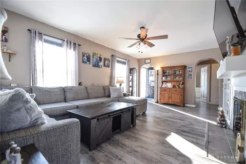 736 E Home Rd, Springfield, OH 45503 photo 8