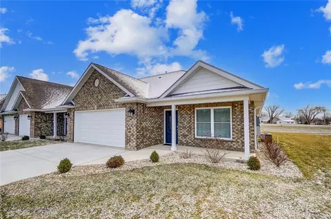 1022 E Bentley Cir, Troy, OH 45373