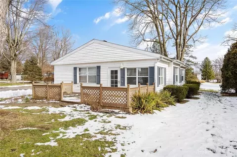 1788 Woods Dr, Dayton, OH 45432