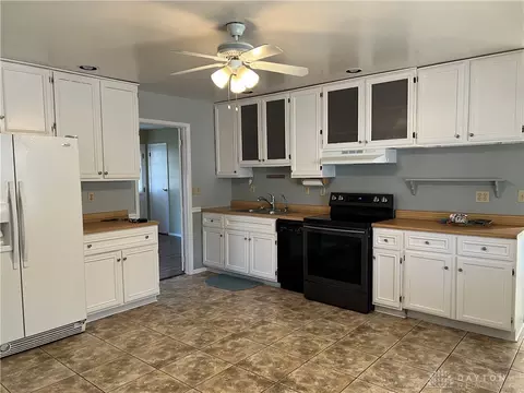 3239 Glouster St, Springfield, OH 45503 photo 8