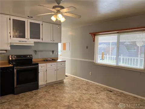 3239 Glouster St, Springfield, OH 45503 photo 9