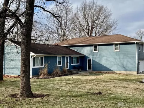 1340 E Shoop Rd, Tipp City, OH 45371
