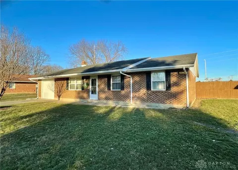 205 Indian Hill Dr, Gratis, OH 45330 photo 4