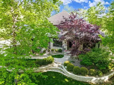 374 Brookwood Dr, Troy, OH 45373