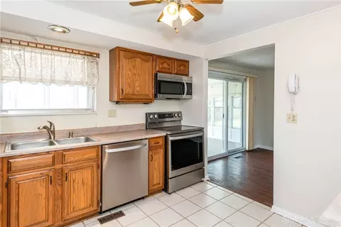 195 Davis Ave, Enon, OH 45323 photo 15