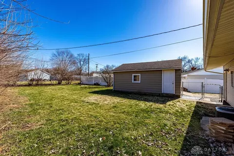 5533 Sharp Rd, Dayton, OH 45432 photo 4