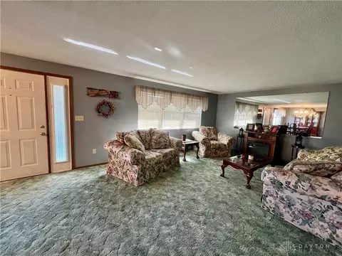 4235 Tacoma St, Springfield, OH 45503 photo 3