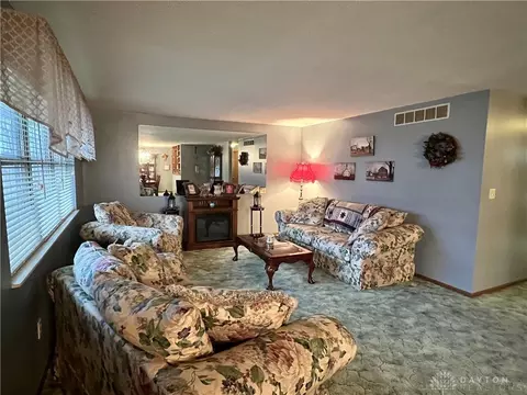 4235 Tacoma St, Springfield, OH 45503 photo 4