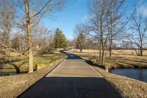 7655 Horseshoe Bend Rd, Ludlow Falls, OH 45339