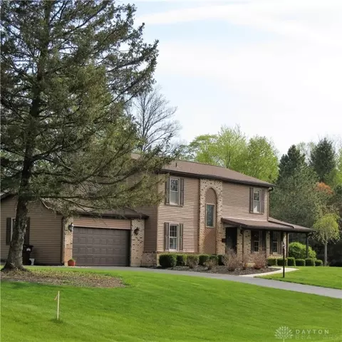 14195 Charm Hill Dr, Sidney, OH 45365