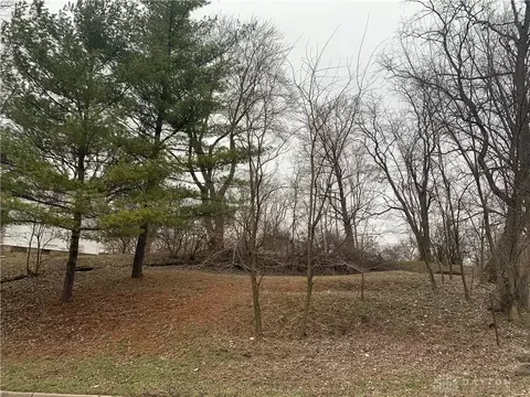 560566 Mount Vernon Ave, Springfield, OH 45503