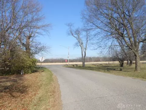 1353 Ridgeway Dr, Springfield, OH 45506 photo 3