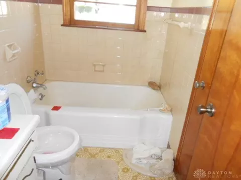 1353 Ridgeway Dr, Springfield, OH 45506 photo 25