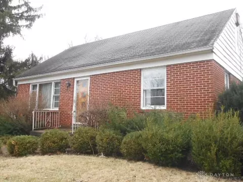 1353 Ridgeway Dr, Springfield, OH 45506 photo 1