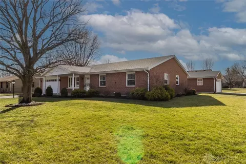 172 Royal Oak Dr, Greenville, OH 45331