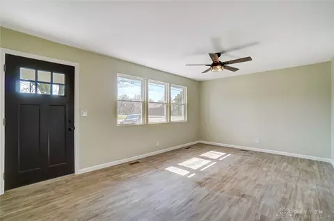 2410 E Home Rd, Springfield, OH 45503 photo 4