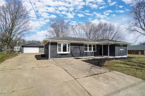 2410 E Home Rd, Springfield, OH 45503 photo 3