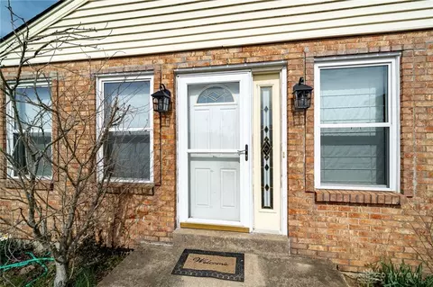 918 Sarbrook Dr, Cincinnati, OH 45231 photo 4