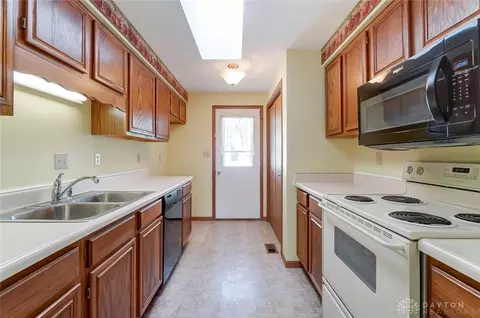 4579 Reno Ln, Springfield, OH 45503 photo 10