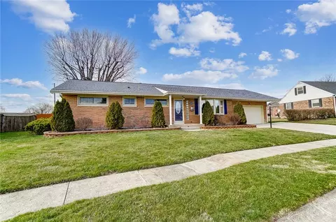 4263 Camelot Dr, Springfield, OH 45503 photo 2