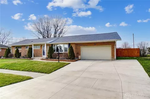 4263 Camelot Dr, Springfield, OH 45503 photo 3