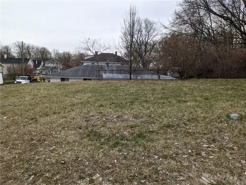 1595 Karr St, Springfield, OH 45503 photo 4