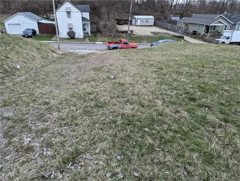 1595 Karr St, Springfield, OH 45503 photo 3