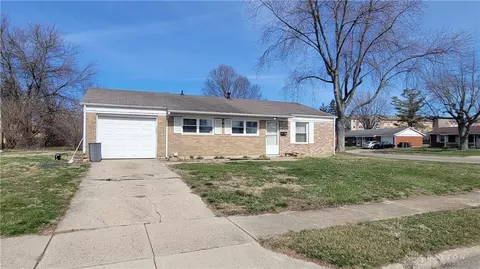100 Delcourt Dr, Springfield, OH 45506