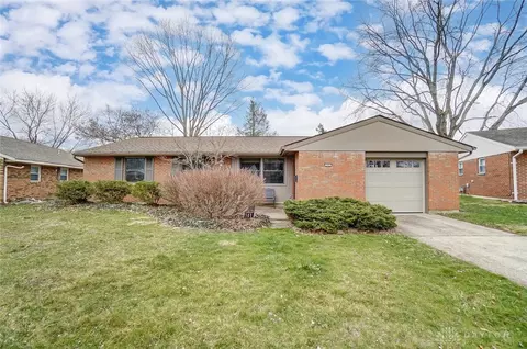 105 Walnut Pl, Springboro, OH 45066 photo 1