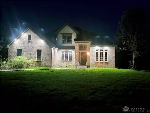 8033 Lytle Trl, Waynesville, OH 45068