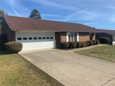 1014 Abington Pl, Springfield, OH 45503 photo 2
