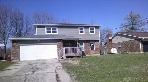 8540 Kingston Dr, Franklin, OH 45005