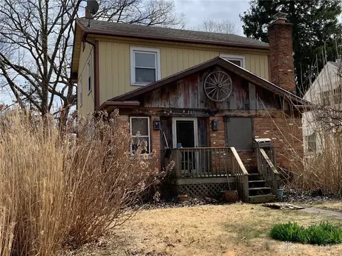 2856 Crescent Blvd, Kettering, OH 45409