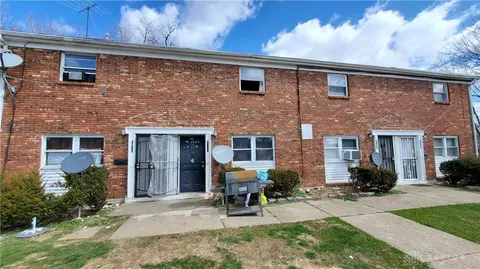 1710 Kings Mill Ct, Dayton, OH 45406