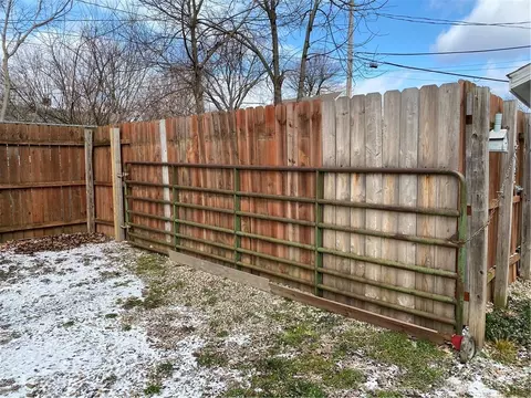 1376 W Pleasant St, Springfield, OH 45506 photo 8